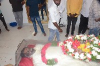Celebs Pay Homage to Taraka Ratna